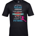 Algunas Niñas juegan a ser Princesas Futbol
