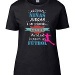 Algunas Niñas juegan a ser Princesas Futbol